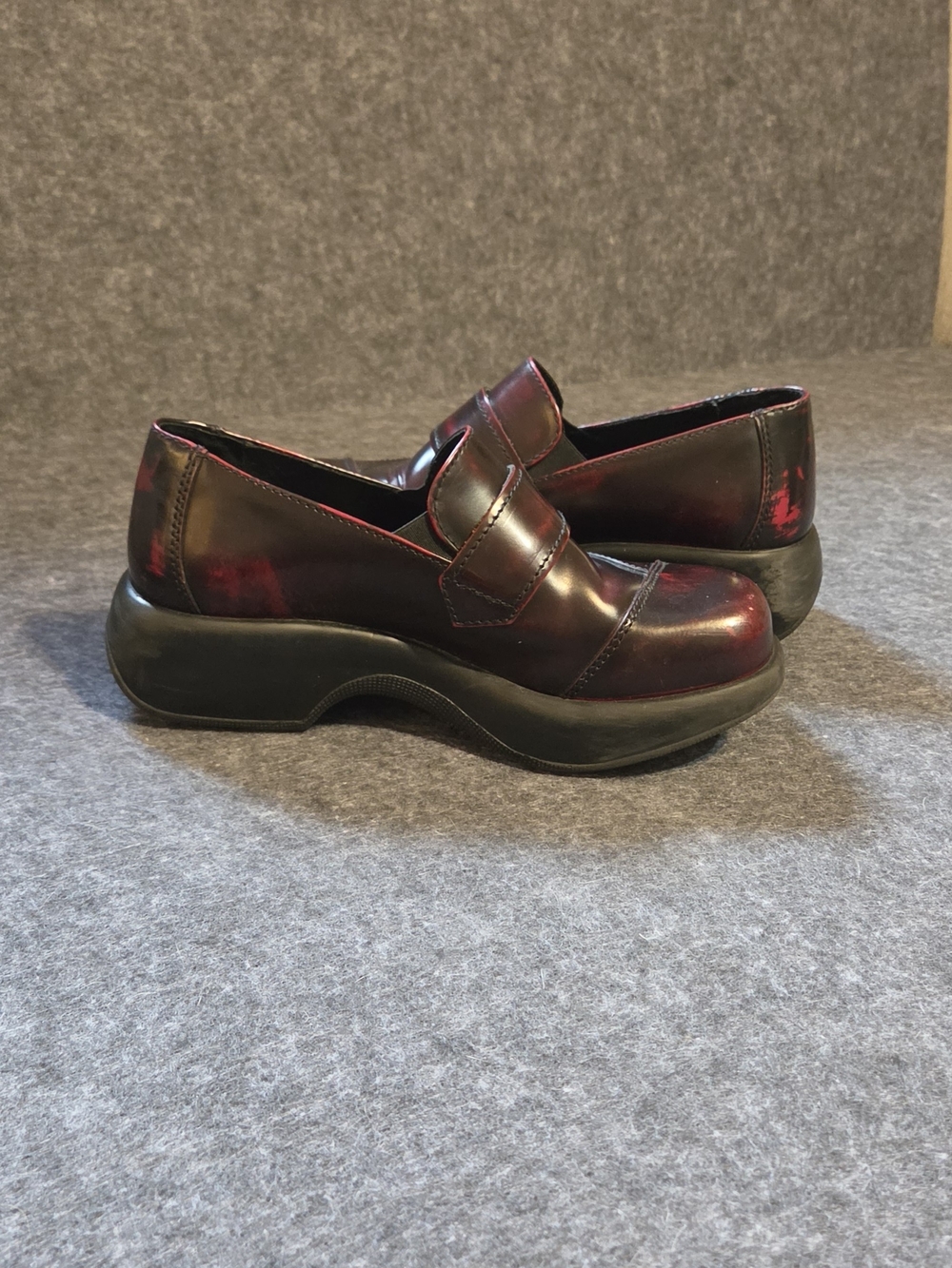 Dansko Cordovan Criss-Cross Women's Leather Clogs in Red and Black EUR 37 US 6.5 - Picture 5 of 7